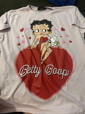 Betty Boop Pink Tee with Red Heart Graphic